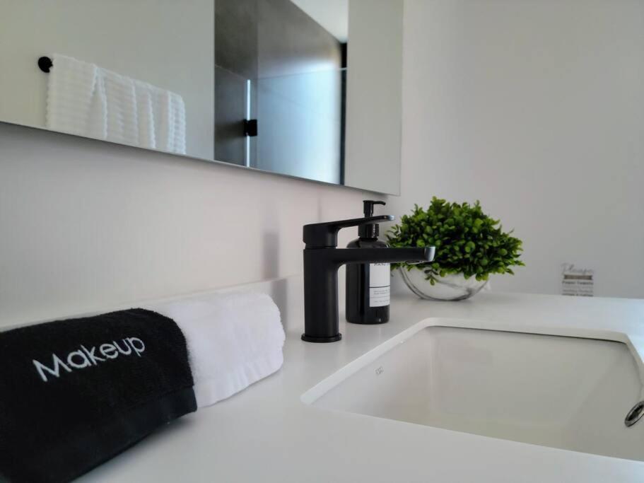 Endless Summer - 2Bed 2Bath Condo - Seasonly Heated Pool With Ocean Views - 5Min Walk To Beach - Fibre Internet - Sleeps 6 Cabo San Lucas Eksteriør bilde